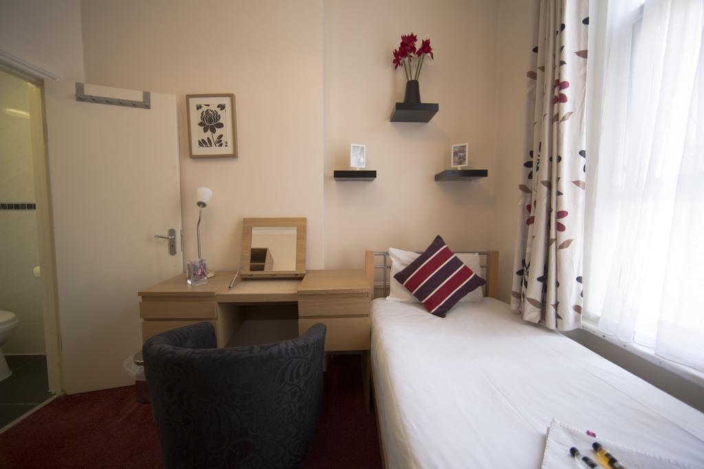 Royal Guest House 2 Hammersmith Londen Buitenkant foto